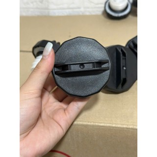 Nắp bình dầu ô tô, nắp bình xăng xe tải, xe con loại xoáy không khóa (1 chiếc).D