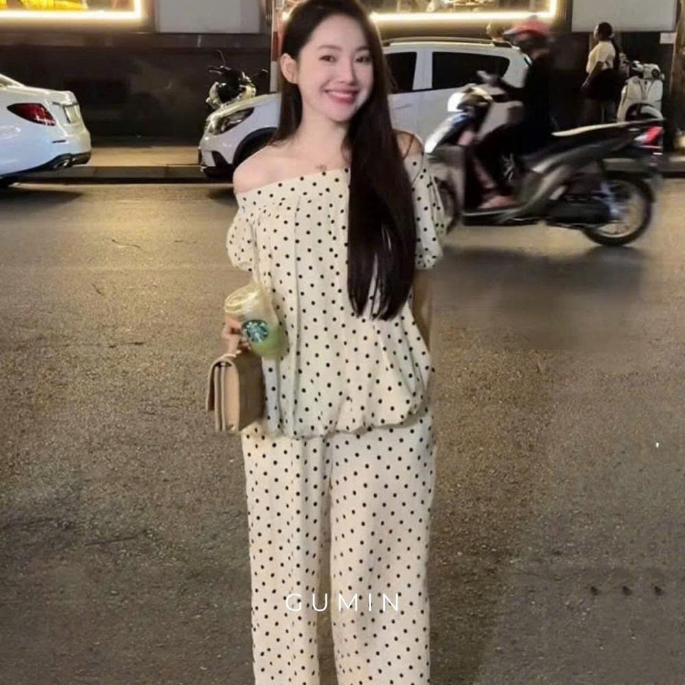 Set bộ trễ vai chấm bi GUMIN thiết kế áo trễ vai bồng bí kèm quần ống suông sang chảnh, set bộ nữ tiểu thư thanh lịch