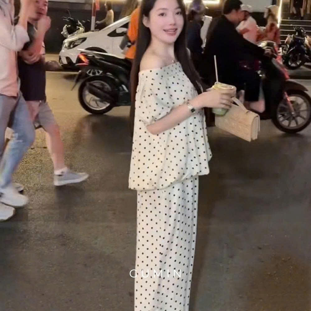 Set bộ trễ vai chấm bi GUMIN thiết kế áo trễ vai bồng bí kèm quần ống suông sang chảnh, set bộ nữ tiểu thư thanh lịch