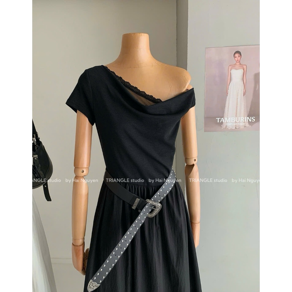 TRIANGLE - Lovely Dress (Cân nhắc kỹ, return is not welcomed) Đầm lệch vai phối ren dáng dài xòe style thanh lịch