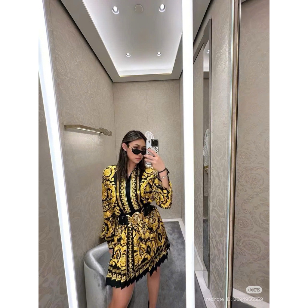 set áo sơ mi lụa Versace & váy màu vàng siêu cấp