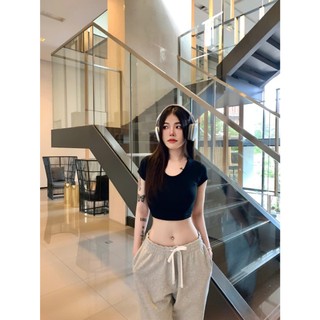 Áo Phông Nữ Croptop Cổ U Ôm Body Gợi Cảm, Áo Thun Nữ Ngắn Tay Tôn Dáng Sexy Basic Dễ Phối
