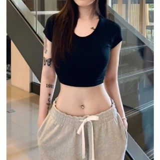 Áo Phông Nữ Croptop Cổ U Ôm Body Gợi Cảm, Áo Thun Nữ Ngắn Tay Tôn Dáng Sexy Basic Dễ Phối