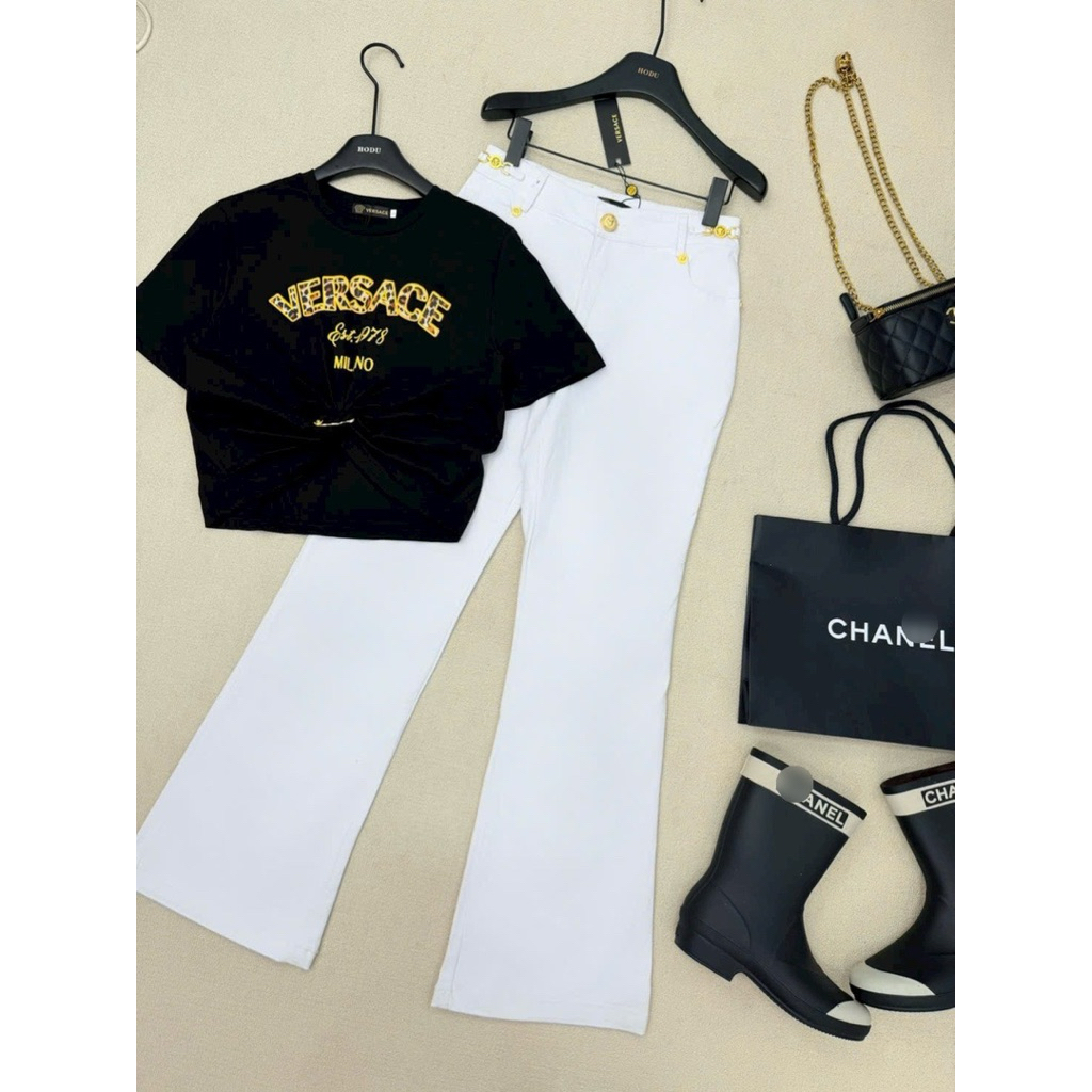 set áo croptop và quần jean Versace trắng xanh