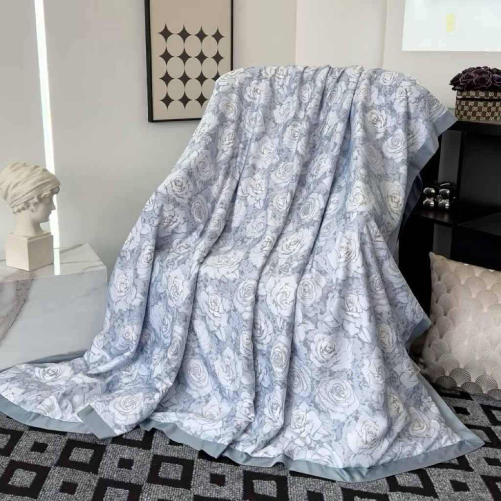 Chăn Lụa Thái 2M3x2M Lụa Chuẩn Loại 1 Thoáng Khí Mát Mẻ