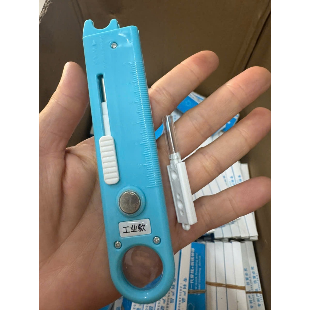 Dụng Cụ Xỏ Chỉ  và Rạch Khuy Tự Động Có Nam Châm, (Combo 2 trong 1) , Nhỏ Gọn, Tiện Lợi RẺ VÔ ĐỊCH
