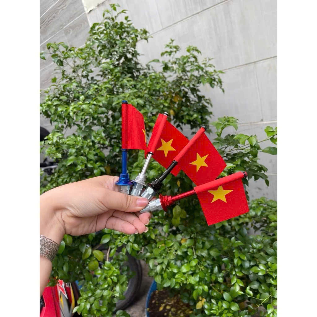 Lá Cờ Đỏ Sao Vàng Việt Nam Gắn Chân Gương, Ốc Chân Kính Mô Tô Xe Máy Chân 10li Ren Thuận Đủ Màu