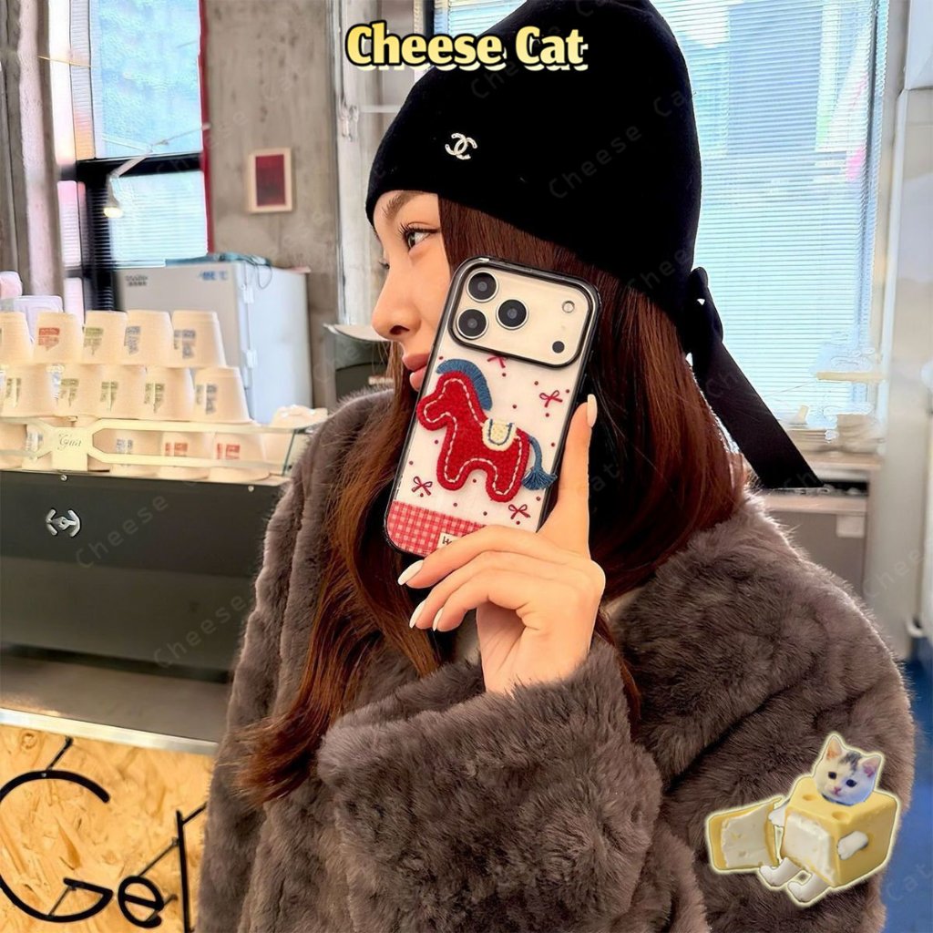 Vỏ điện thoại hình chú ngựa thêu phong cách mới năm mới cho iPhone 17 15 16 13 12 11 14 Pro Max Xs Max XR 7 Plus
