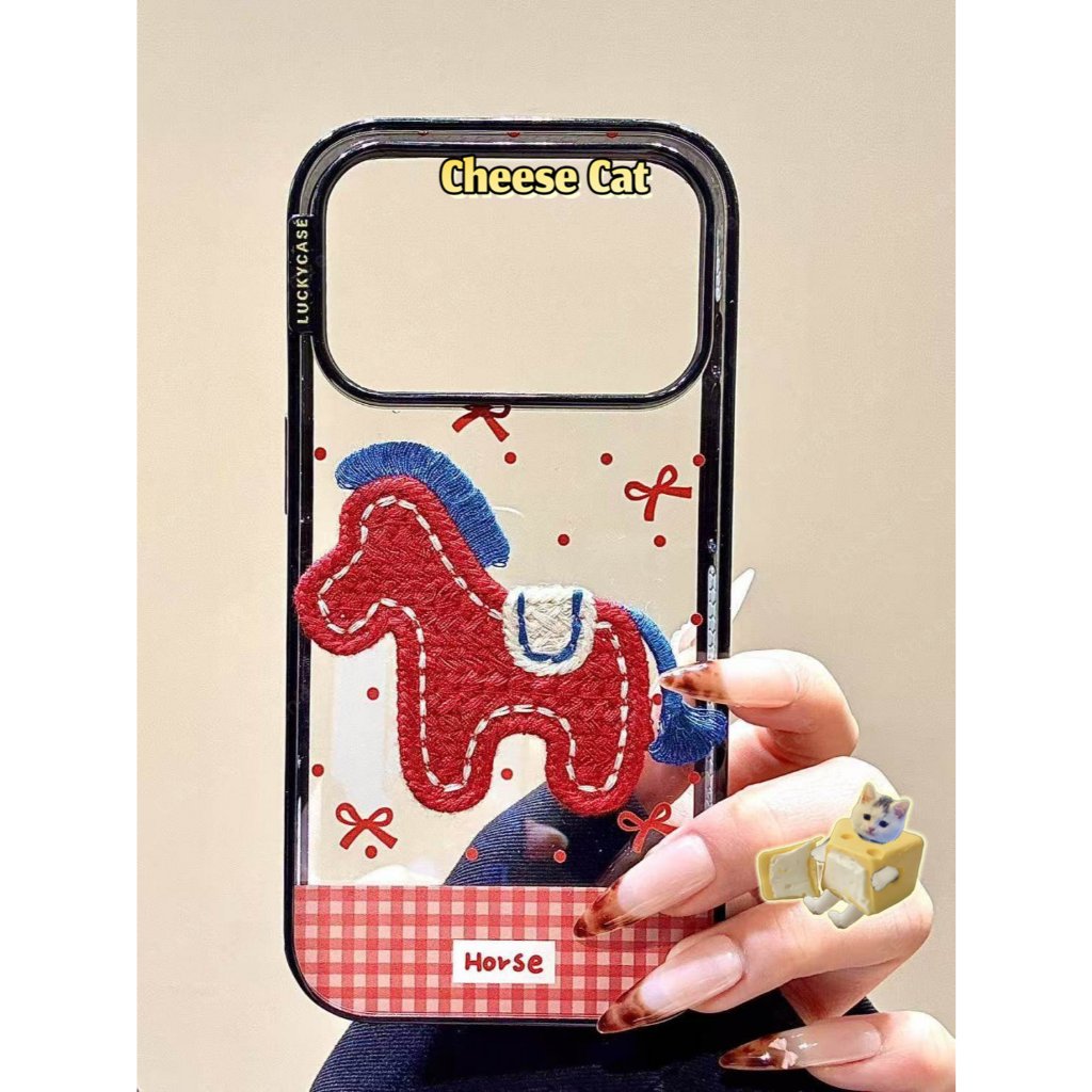 Vỏ điện thoại hình chú ngựa thêu phong cách mới năm mới cho iPhone 17 15 16 13 12 11 14 Pro Max Xs Max XR 7 Plus