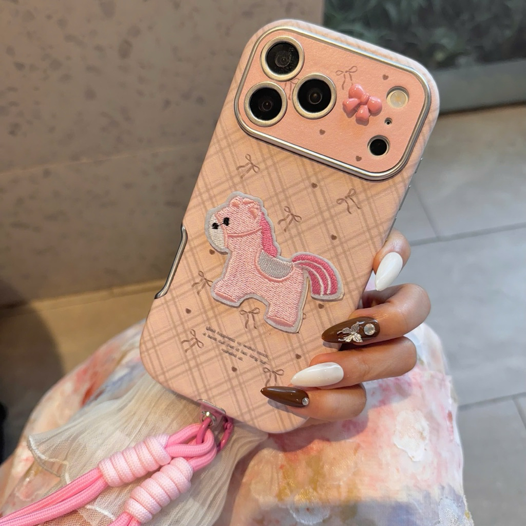 Ốp giả Iphone 17Promax Ngựa Hồng Nơ Pink Horse| Nắng Case