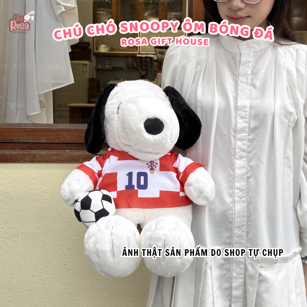 Gấu bông Snoopy ôm bóng đá mặc áo đội tuyển siêu mềm mịn – Quà tặng dễ thương cho bé & người yêu -  ROSA GIFT HOUSE