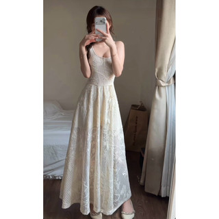 Váy Đầm Ren Tổ Ong Đi Biển 2s Cổ Vuông Điệu Đà Joie