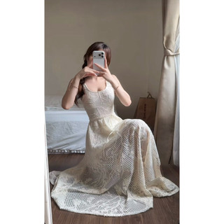 Váy Đầm Ren Tổ Ong Đi Biển 2s Cổ Vuông Điệu Đà Joie