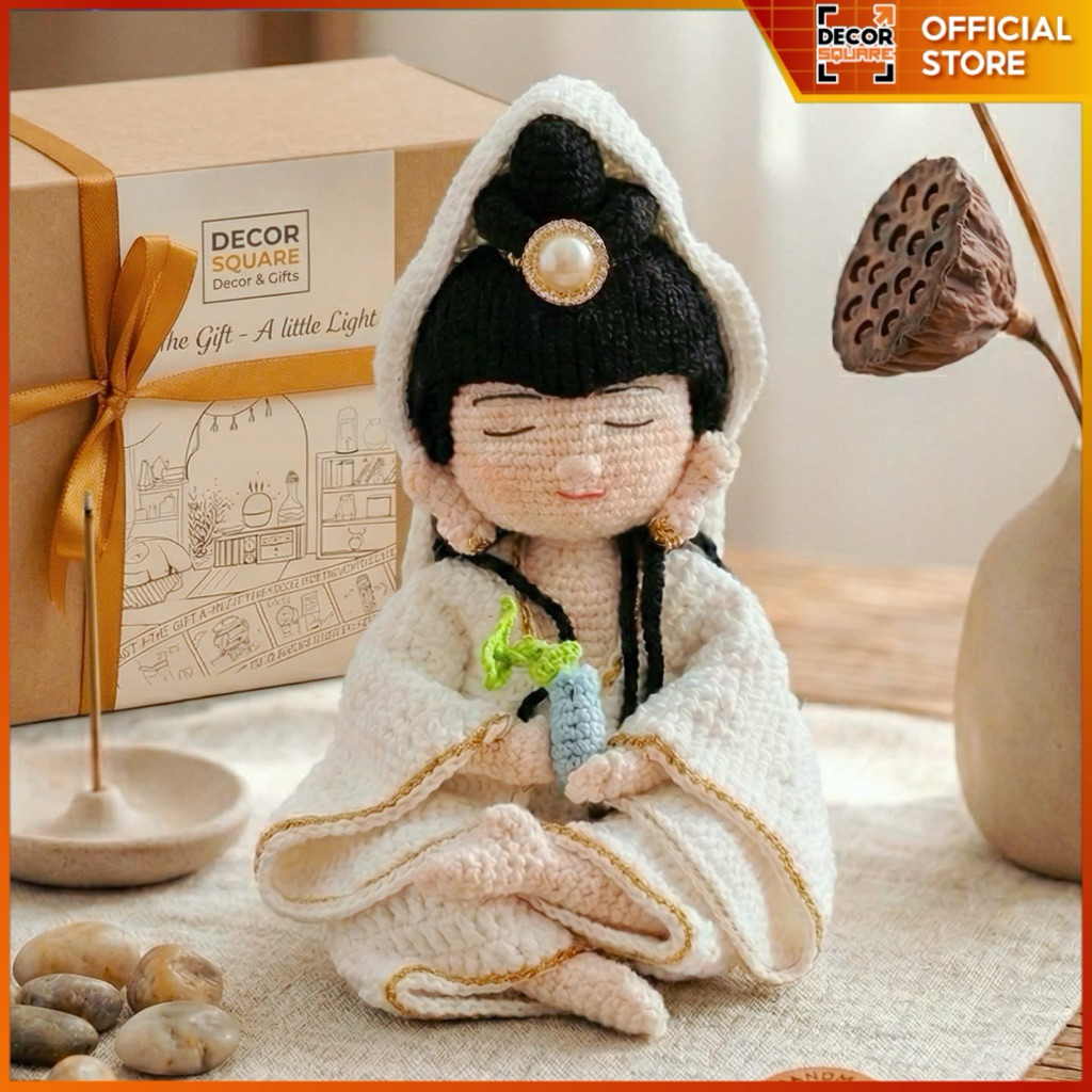 Tượng Quan Âm Bồ Tát Len Handmade Ngồi Thiền Decor Square – Trang Trí, Quà Tặng Bình An, May Mắn, Phong Thủy