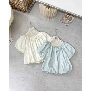 Áo bí nữ cổ thuyền trễ vai tay bồng tiểu thư BOY phối nơ hoa rời cổ viền chun hàng Quảng Châu.