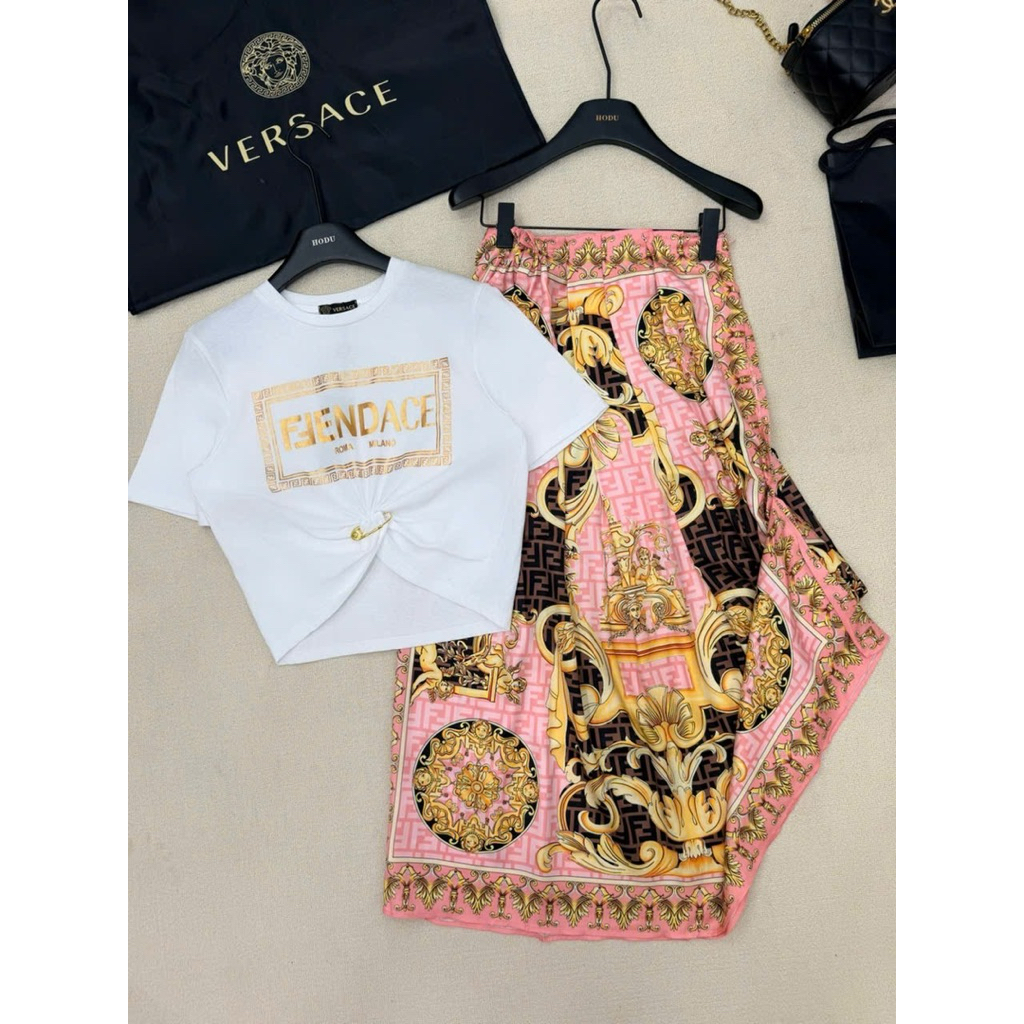 set áo kiểu nhún và váy lụa Versace nâu hồng