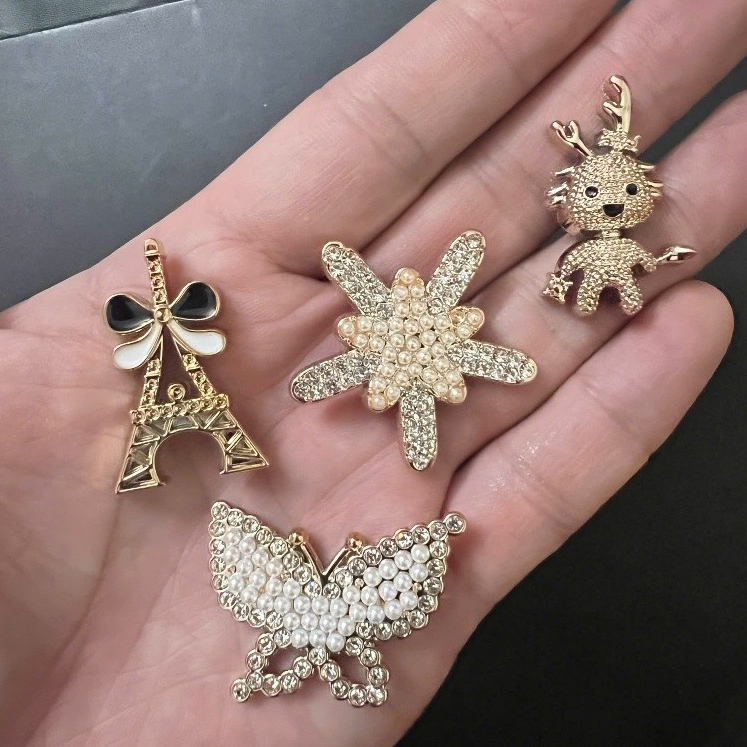 Charm Giả Kim Cao Cấp Bán Lẻ Chi tiết Mini Trang Trí Dép  Phụ Kiện Thời Trang Bền Đẹp Giá Tốt Hot Trend 2026- F