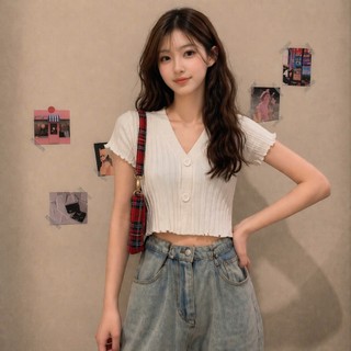 Áo Croptop Nữ Cài Cúc 2 Nút Cuộn Biên Trơn Basic Ôm Body Chất Vải Thun WAC003