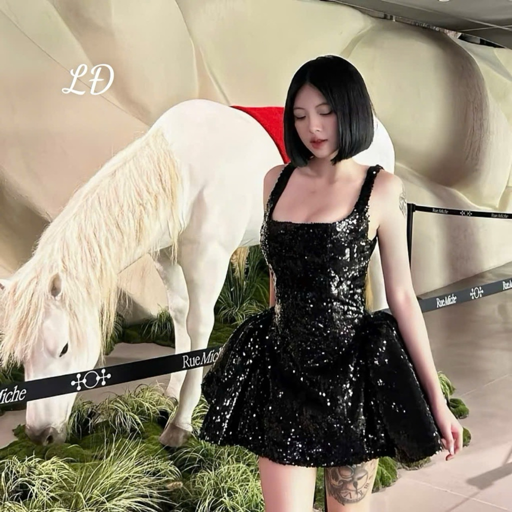 Váy kim sa xoè bồng dáng cổ U  2 màu : đỏ, đen SM ( có ngứa )
