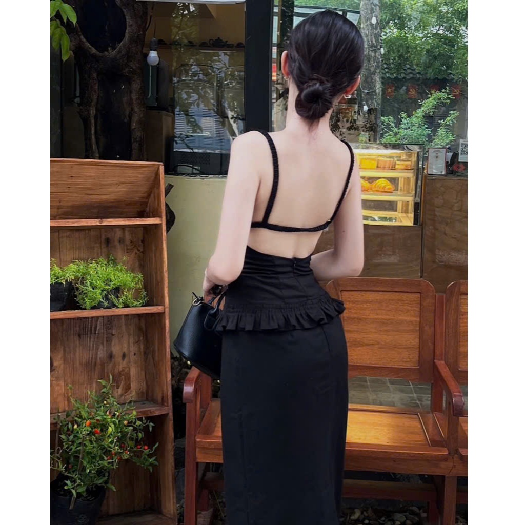 ĐẦM ĐEN BODY HAI DÂY HỞ LƯNG PHỐI BÈO EO SANG TRỌNG