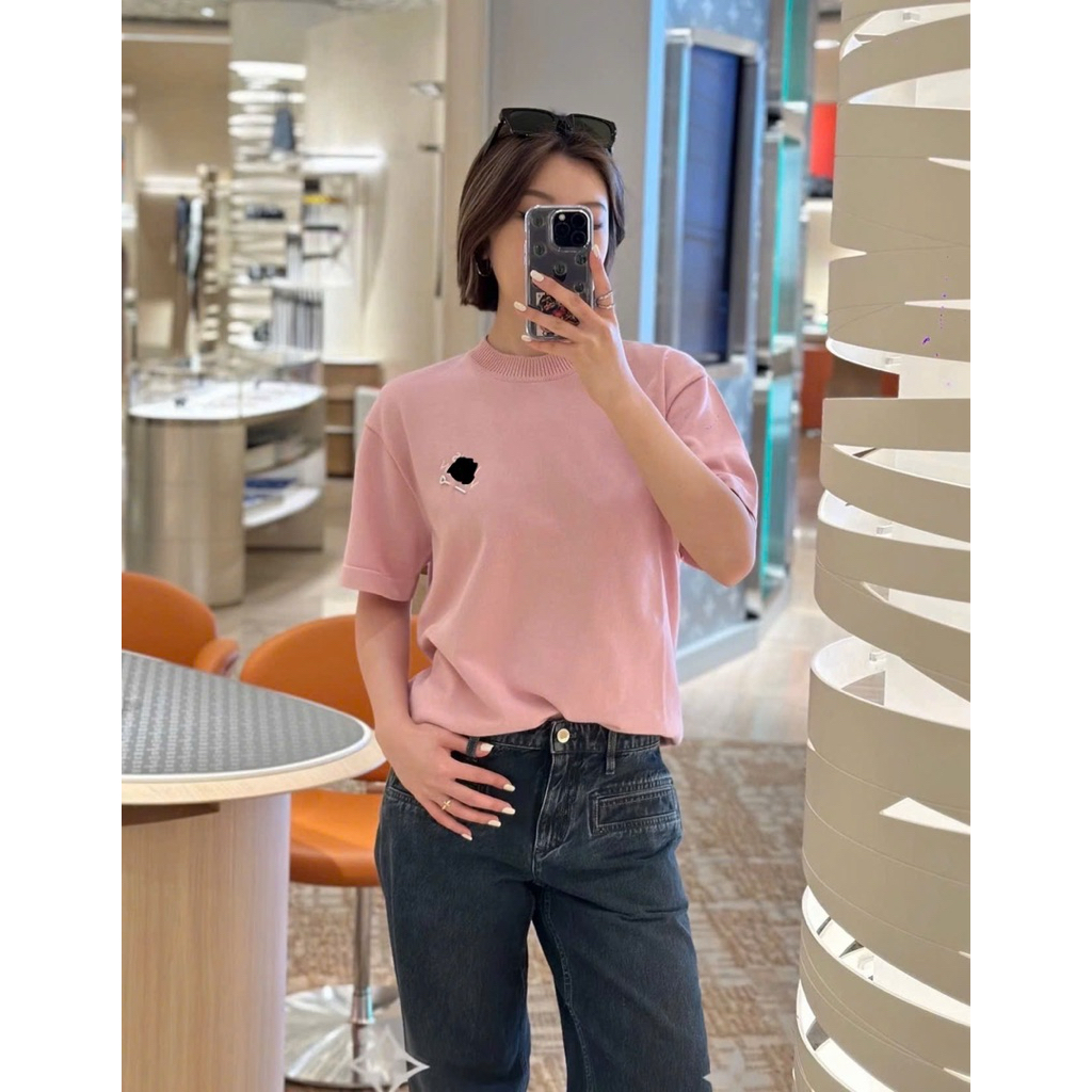 ⚡️[Hight Quality] Áo Phông Len \/ Pink Shirts Nam Nữ - Điểm Nhấn Chữ Thêu Phối Ghim Cài Cao Cấp Loại 1