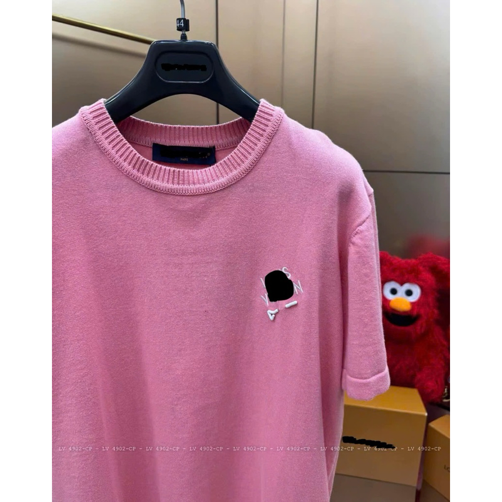 ⚡️[Hight Quality] Áo Phông Len \/ Pink Shirts Nam Nữ - Điểm Nhấn Chữ Thêu Phối Ghim Cài Cao Cấp Loại 1