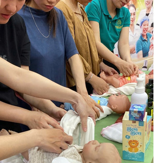 Sữa tắm gội toàn thân Bon Bon sạch dịu nhẹ, dưỡng ẩm bào vệ da cho bé 200ml HomeCare
