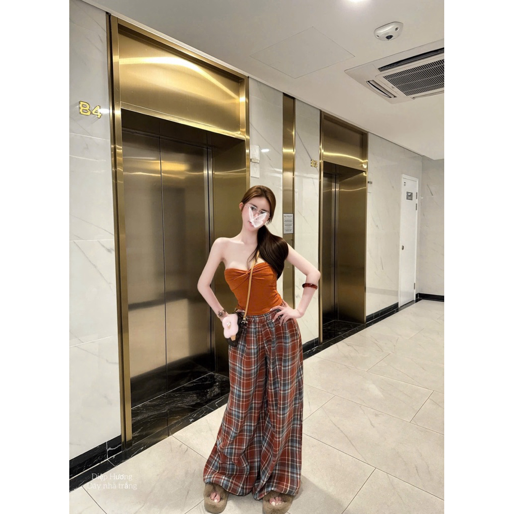 Set áo quây xoắn ngực quần kẻ xuông dài
