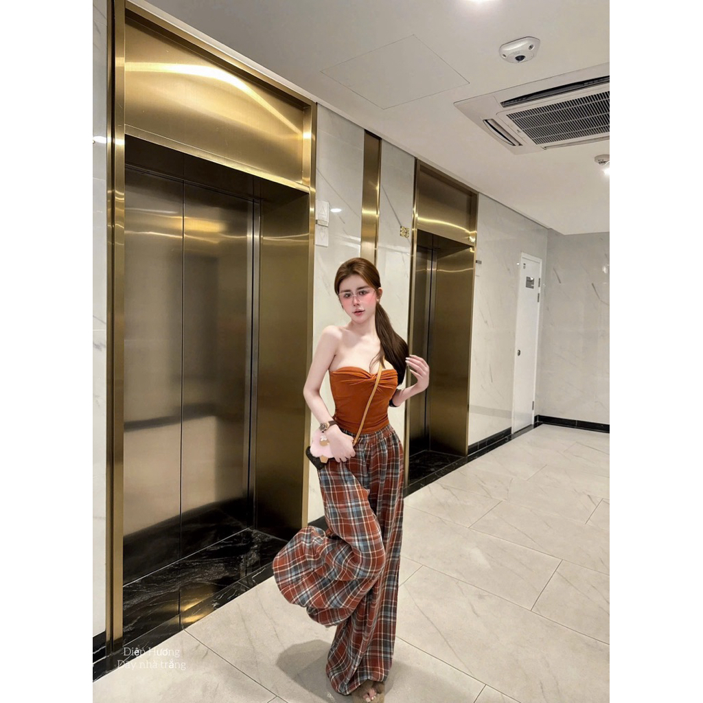 Set áo quây xoắn ngực quần kẻ xuông dài