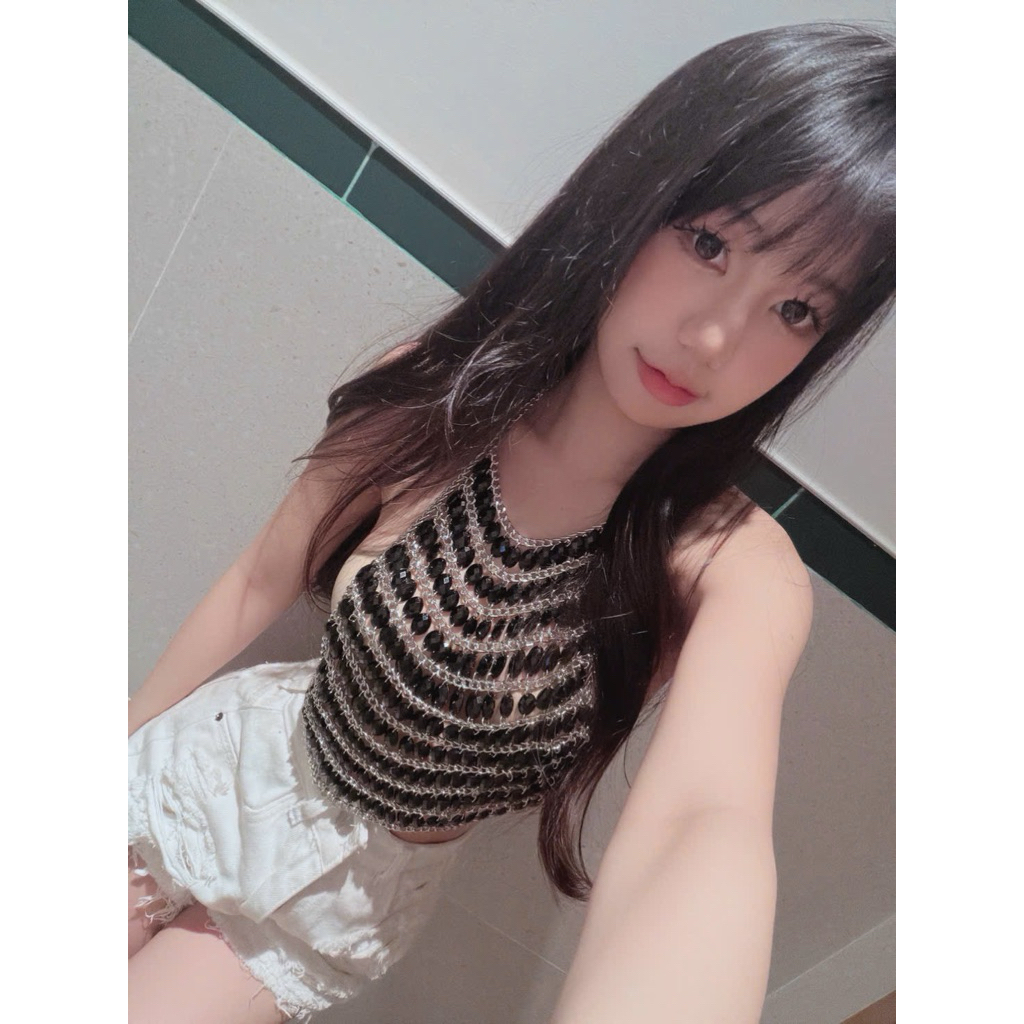 Áo yếm xích đính đá