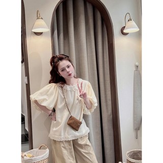 Set Bộ Đồ Nữ Áo Kem Tay Bồng Cổ Tròn Phối Viền Ren Charm NGựa Nổi Mix Quần Thô Mềm Đính Cúc Viền Gấu Ren