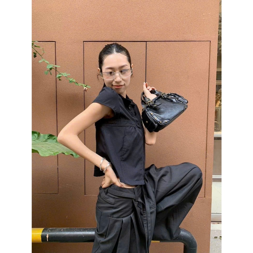(sẵn đen)Áo sơ mi nữ cộc tay tạo kiểu ba khuy thời trang chất thô 2 lớp dày dặn đen be ASM022 - Tiktik