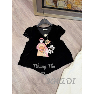Áo nhung the cộc tay cổ tim thêu hình Thiếu nữ chơi đàn nguyệt
