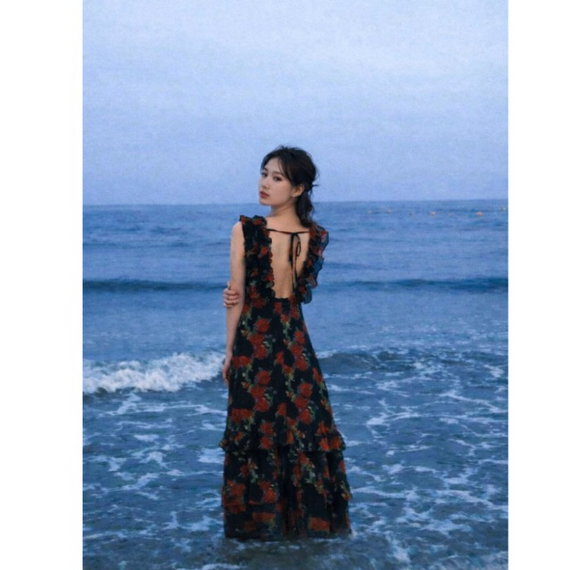 Lulus | Đầm maxi hoa hồng lưng trần gợi cảm 🥀