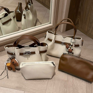 Túi Giỏ Xách Hobo Da mềm Kèm Charm Ngựa Vintage Siu hot