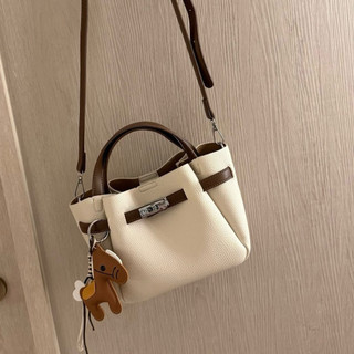 Túi Giỏ Xách Hobo Da mềm Kèm Charm Ngựa Vintage Siu hot