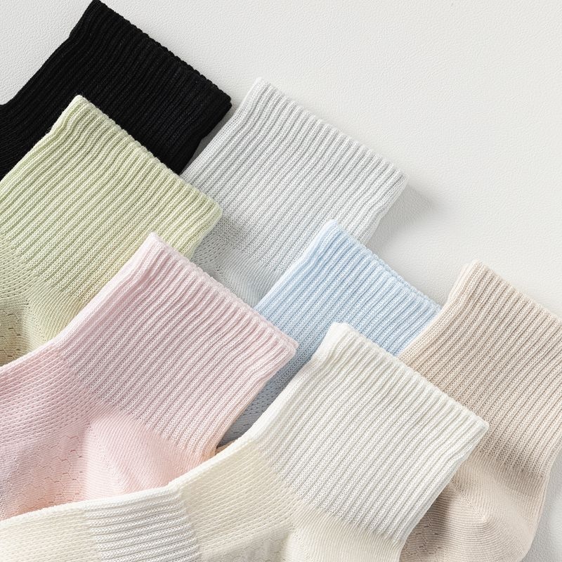 Vớ Tất cotton cổ lửng Nam Nữ phong cách đơn giản, năng động.