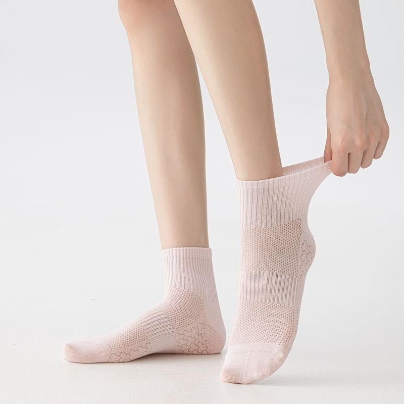 Vớ Tất cotton cổ lửng Nam Nữ phong cách đơn giản, năng động.