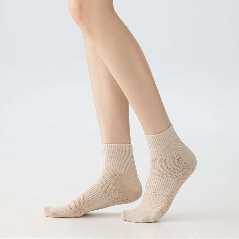 Vớ Tất cotton cổ lửng Nam Nữ phong cách đơn giản, năng động.