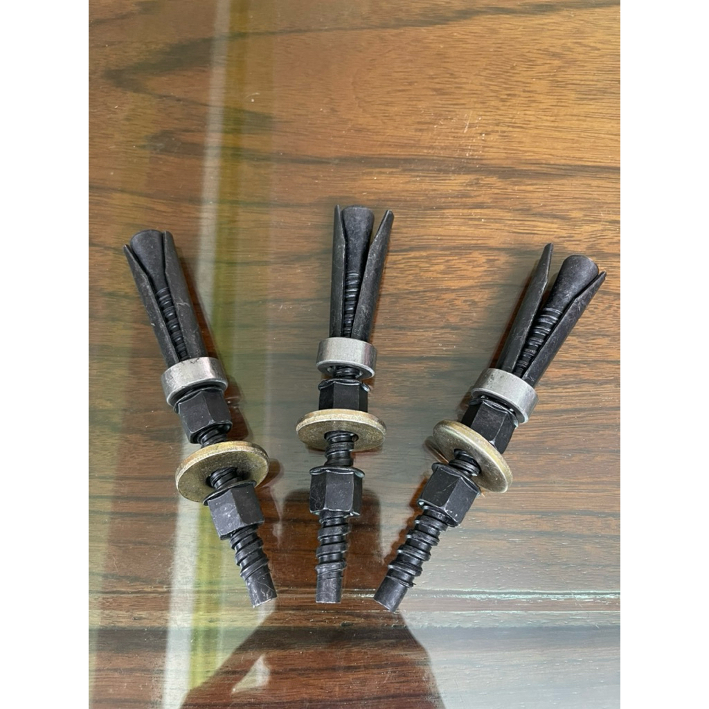 Tắc kê tái sử dụng loại 2 cánh phi 16