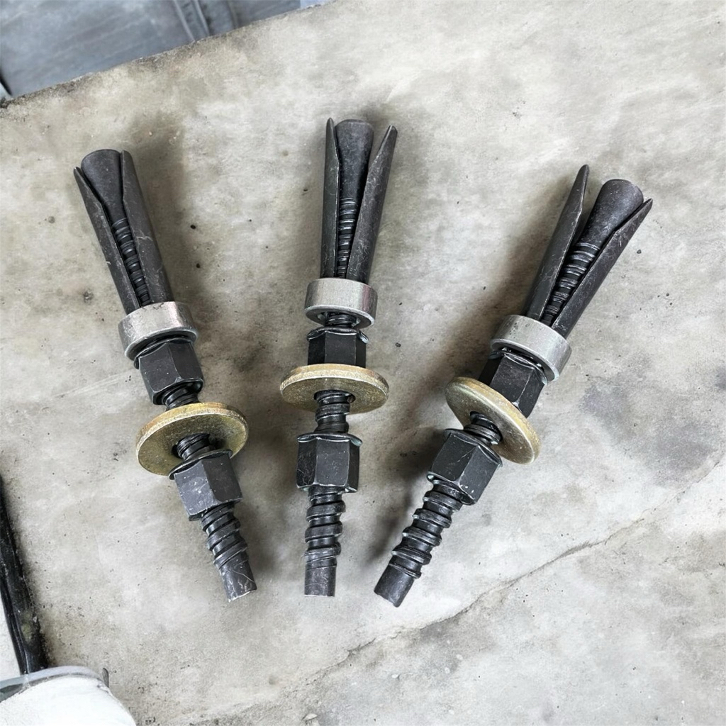 Tắc kê tái sử dụng loại 2 cánh phi 16