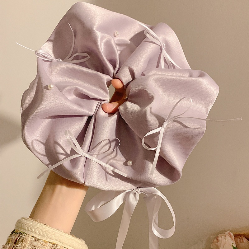 Scrunchies Lụa Satin Cao Cấp Phối Nơ & Ngọc Trai – Dây Buộc Tóc Nữ Bản Lớn (Big Size) Nàng Thơ