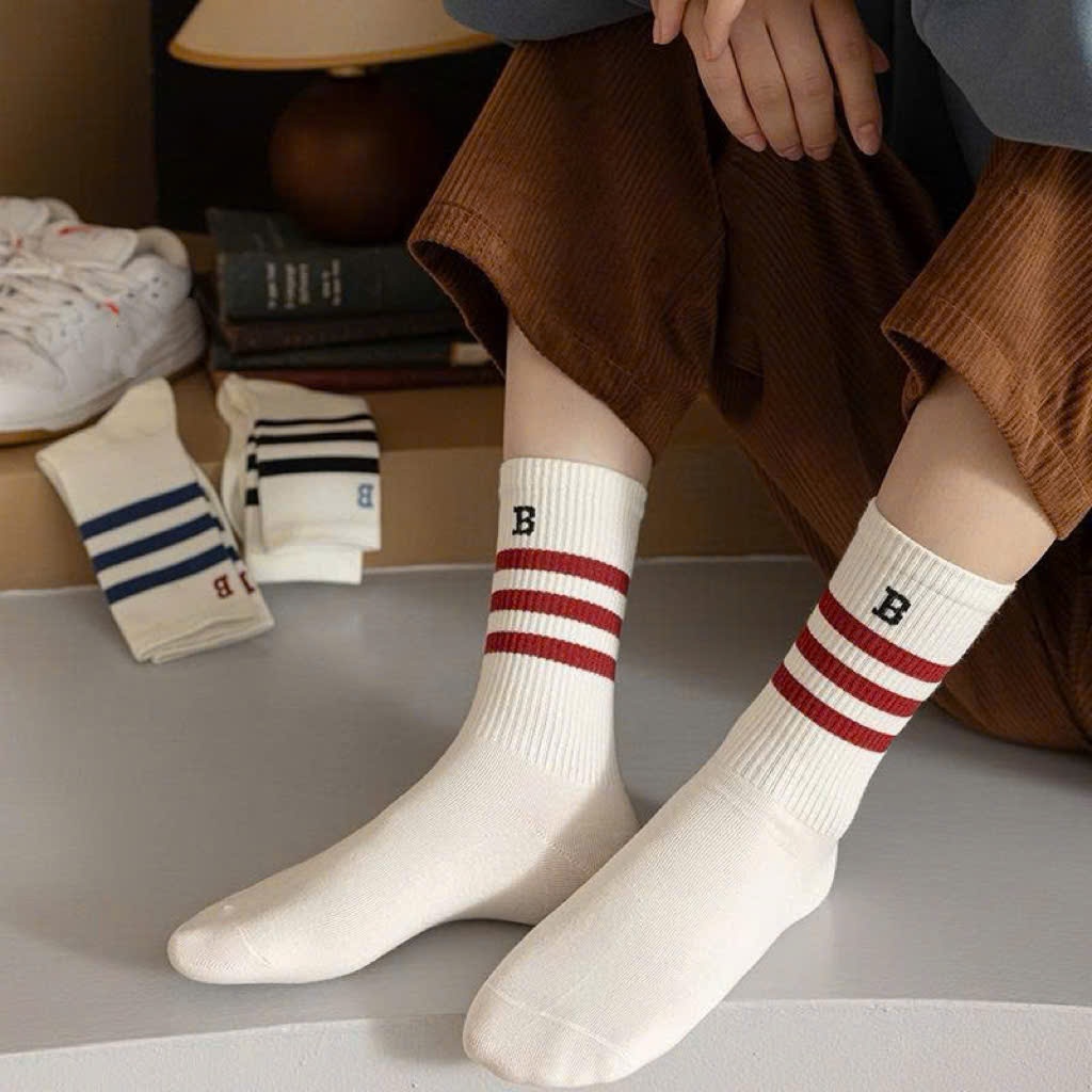 Vớ Chữ B cổ cao Unisex phong cách thể thao, trẻ trung và năng động.