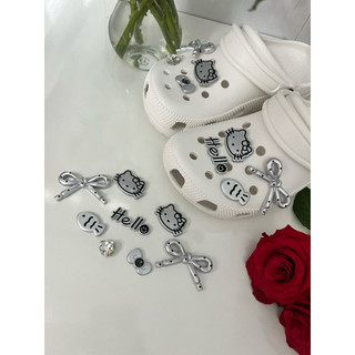 Bộ 8 charm MÈO BẠC - sẵn đế gắn, charm nhựa, phụ kiện dễ thương gắn dép, trang trí túi xách, dép lỗ
