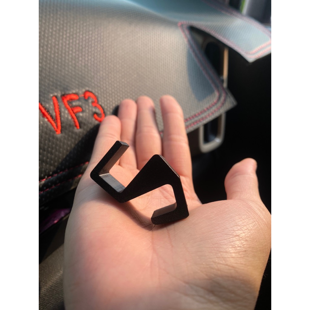 Mốc treo đồ gắn hộc đựng đồ tiện lợi dành cho Vinfast VF3