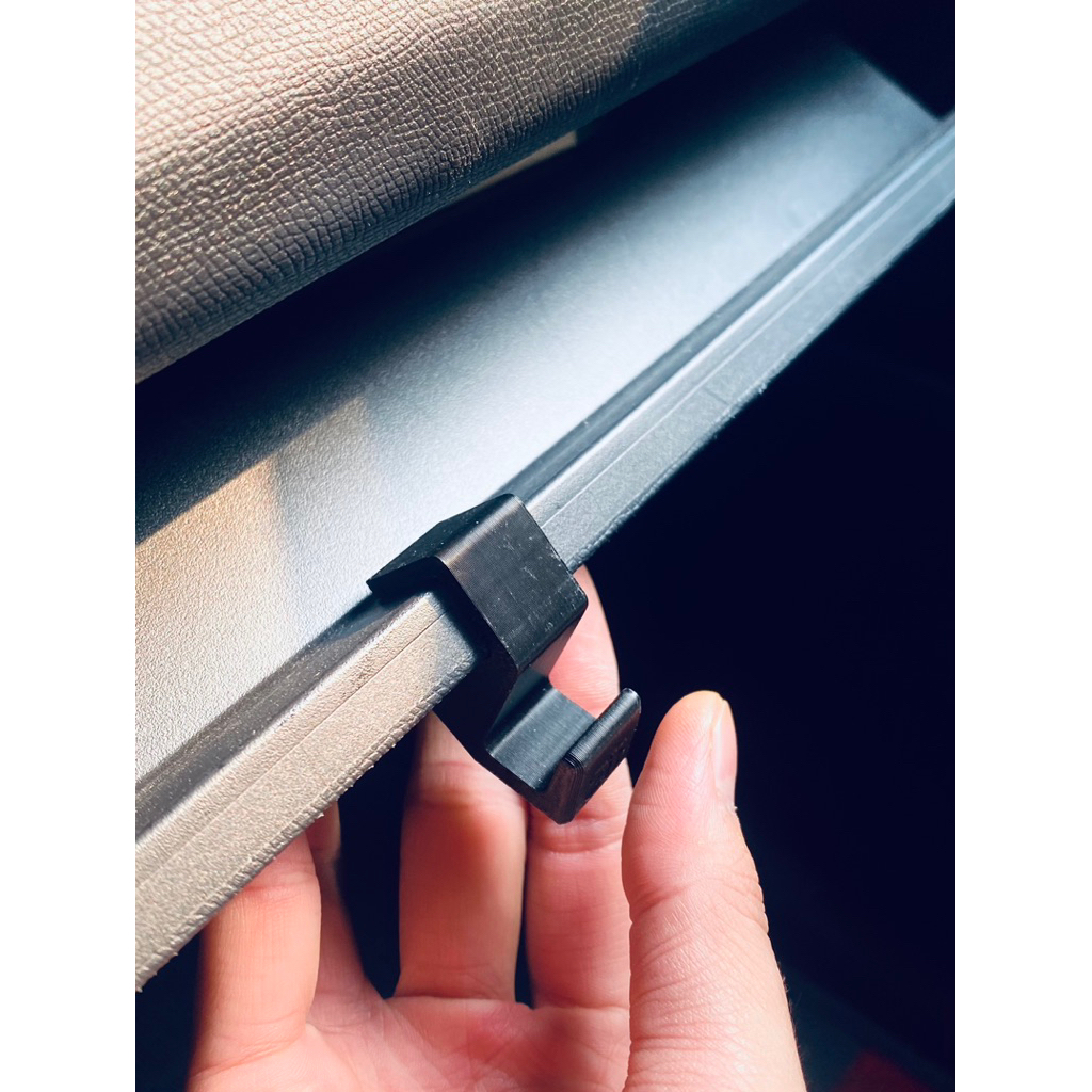 Mốc treo đồ gắn hộc đựng đồ tiện lợi dành cho Vinfast VF3