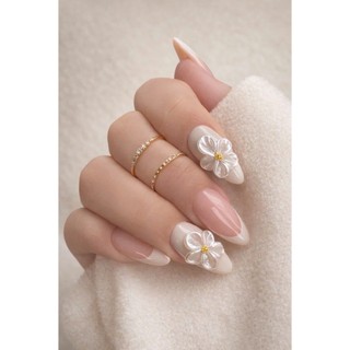 Nailbox Thiết Kế Hoa Nổi Phối French Trắng Nhẹ Nhàng Tiểu Thư, Dễ Thương, Theo Nailbox