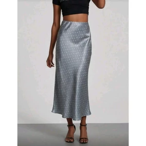 Chân váy maxi satin chấm bi cạp chun co giãn có nhiều màu (Hàng Order)