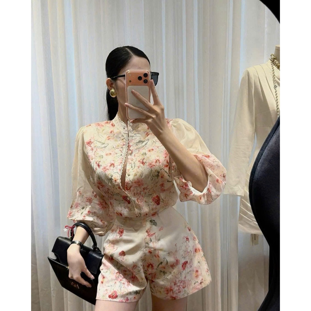 ZIMM STORE-Bộ Áo Kiểu Tay Phồng Họa Tiết Hoa Phối Chân Quần Đùi Bèo Nhún Nữ Tính