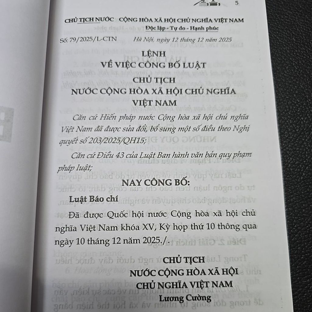 Sách - Luật báo chí năm 2025 (NXB Lao động)